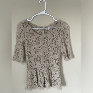 Aritzia Babaton barrett lace blouse size2 NWOT